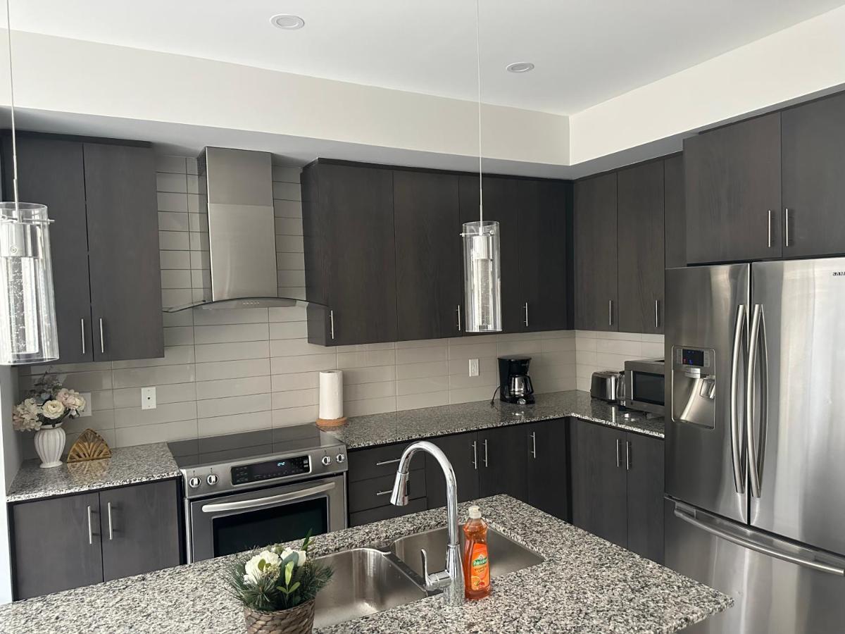 Modern Townhouse, Vaughan, Ontario, Canada Zewnętrze zdjęcie