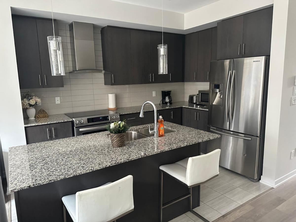 Modern Townhouse, Vaughan, Ontario, Canada Zewnętrze zdjęcie